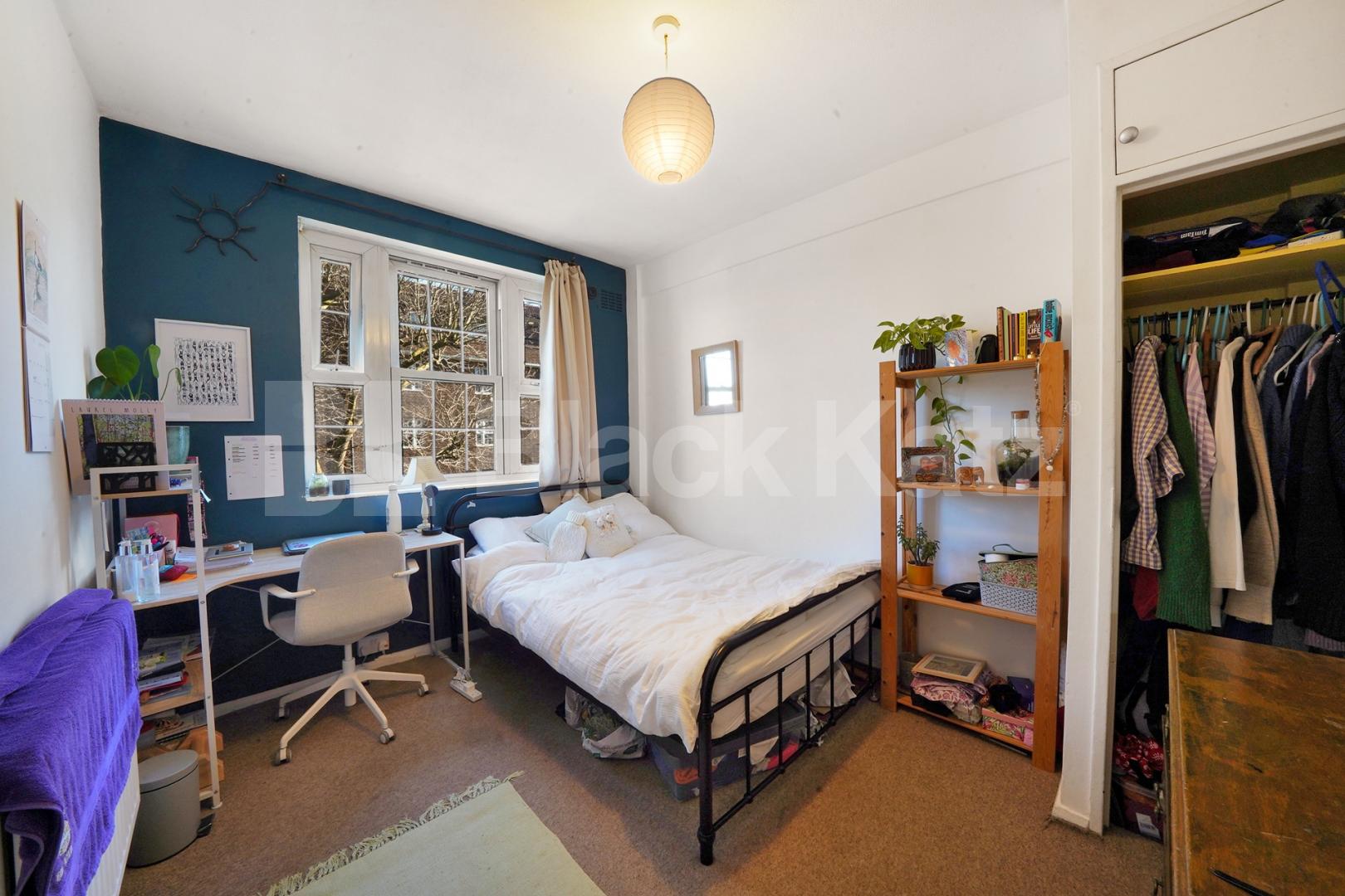 Superbly located Mid-Century development  Doddington Grove, Kennington